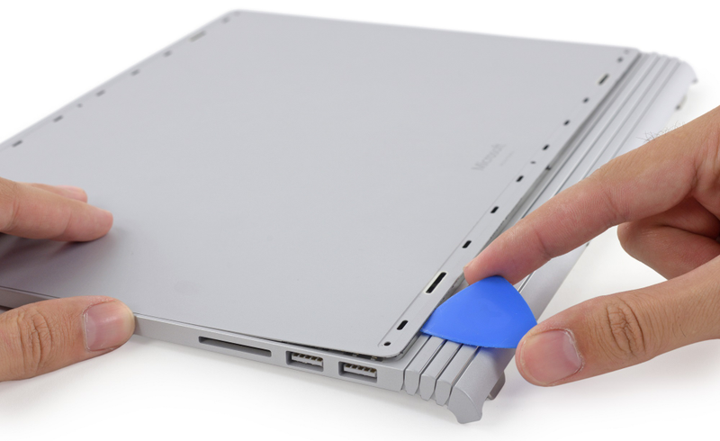 Illustration for article titled El Surface Book se deja ver por dentro, y es casi imposible de reparar